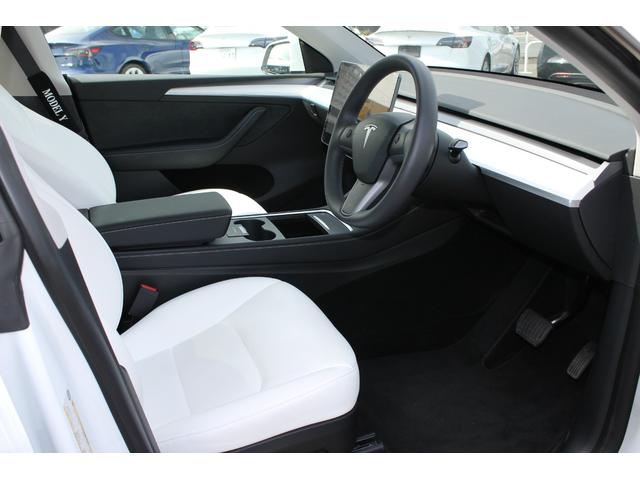 モデルＹ デュアルモーターＡＷＤ　ロングレンジ　満充電４９８キロ・デジタルインナーミラー・後席用コントロールモニター・デュアルモーターＡＷＤ・パノラマカラスルーフ・ホワイトレザー・ヒートポンプ・オートパイロット・ＬＥＤヘッドライト・電動リアゲート（12枚目）