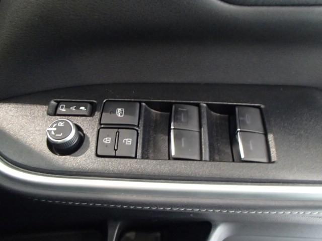 ノア ハイブリッドＳ－Ｚ　ＴＶ　バックカメラ　ＥＴＣ　キーレス　スマートキー　ドラレコ　安全装備　衝突被害軽減システム　オートクルーズコントロール　両側電動スライド　３列シート　フル装備　ハイブリッド（22枚目）