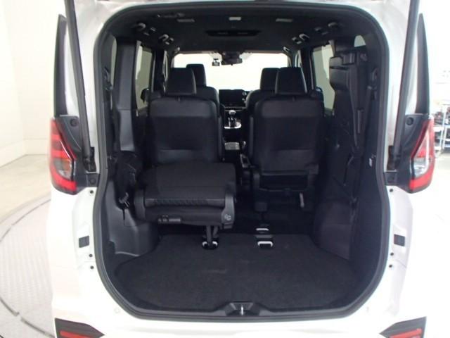 ノア ハイブリッドＳ－Ｚ　ＴＶ　バックカメラ　ＥＴＣ　キーレス　スマートキー　ドラレコ　安全装備　衝突被害軽減システム　オートクルーズコントロール　両側電動スライド　３列シート　フル装備　ハイブリッド（26枚目）