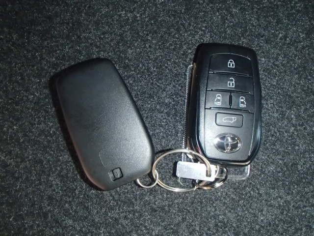 ノア ハイブリッドＳ－Ｚ　ＴＶ　バックカメラ　ＥＴＣ　キーレス　スマートキー　ドラレコ　安全装備　衝突被害軽減システム　オートクルーズコントロール　両側電動スライド　３列シート　フル装備　ハイブリッド（29枚目）