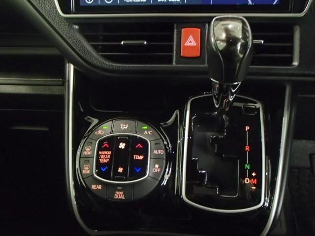 エスクァイア Ｇｉ　ＴＶ　バックカメラ　ＥＴＣ　キーレス　スマートキー　ドラレコ　ワンオーナー　安全装備　衝突被害軽減システム　オートクルーズコントロール　両側電動スライド　３列シート　フル装備（17枚目）