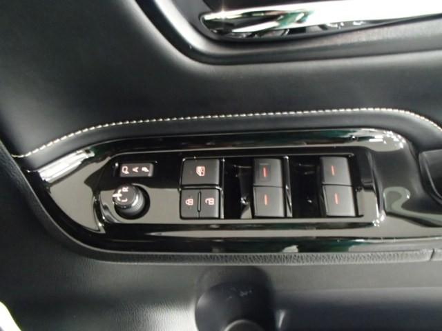 エスクァイア Ｇｉ　ＴＶ　バックカメラ　ＥＴＣ　キーレス　スマートキー　ドラレコ　ワンオーナー　安全装備　衝突被害軽減システム　オートクルーズコントロール　両側電動スライド　３列シート　フル装備（24枚目）