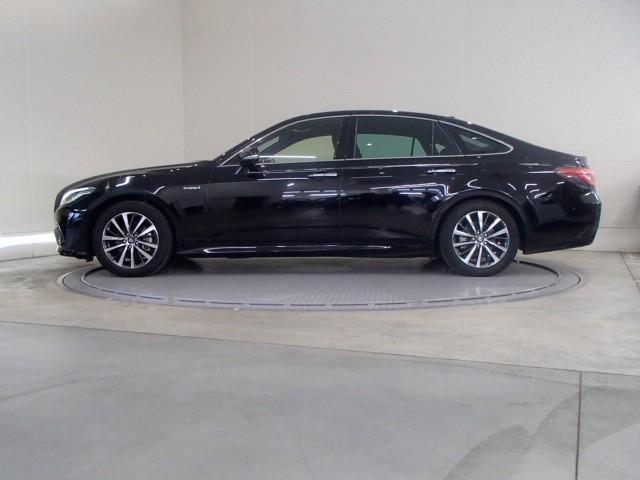 クラウンハイブリッド Ｇ　ナビ＆ＴＶ　バックカメラ　キーレス　スマートキー　安全装備　衝突被害軽減システム　オートクルーズコントロール　フル装備　サンルーフ　革シート　電動シート　ハイブリッド（4枚目）