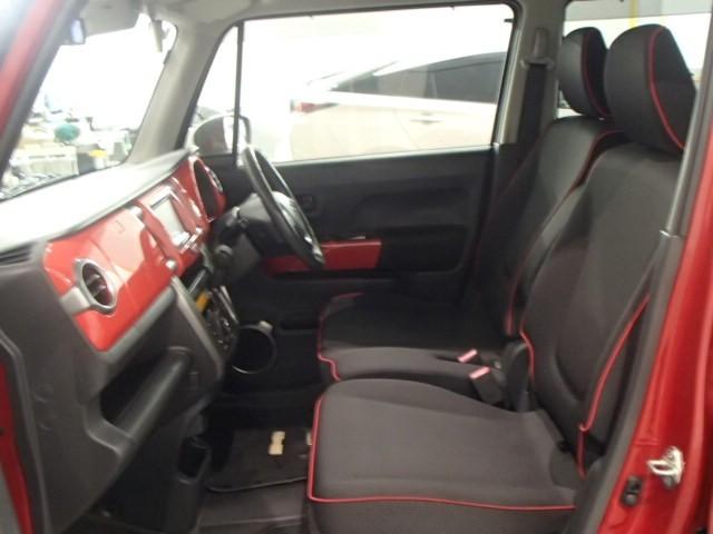 ファブリックで包み込んだベーシックなシートです。通気性が良くて蒸れにくい上に、保温性も高いので冬場でも冷えを感じにくいです♪