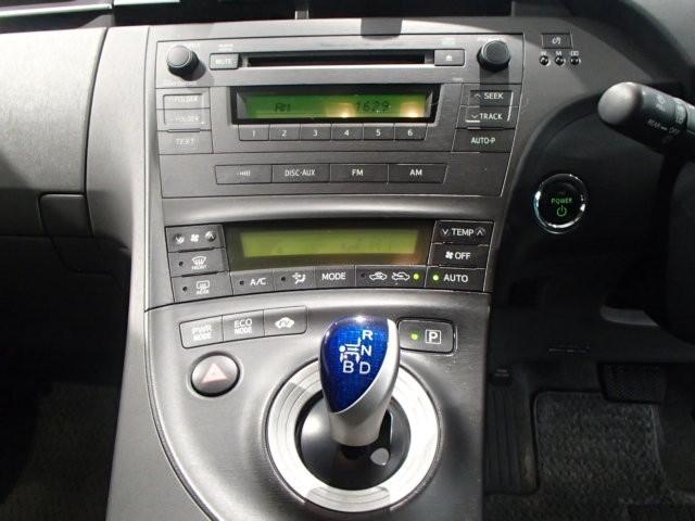 プリウス Ｓ　ＥＴＣ　キーレス　スマートキー　安全装備　フル装備　ハイブリッド（11枚目）