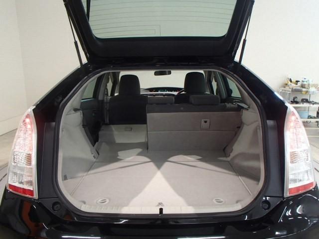 プリウス Ｓ　ＥＴＣ　キーレス　スマートキー　安全装備　フル装備　ハイブリッド（18枚目）