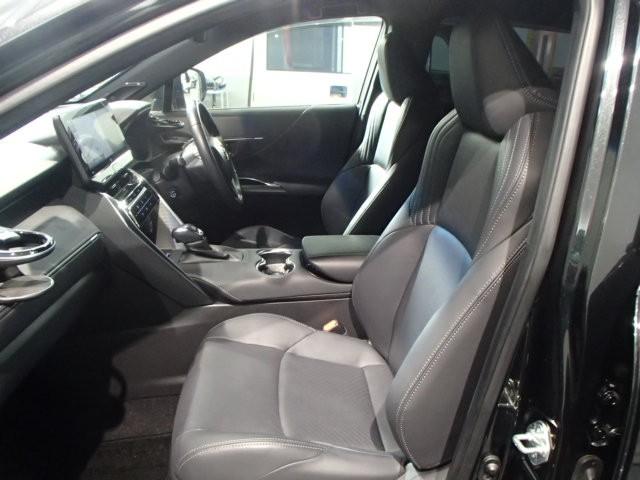 ハリアー Ｚ　レザーパッケージ　ナビ＆ＴＶ　バックカメラ　ＥＴＣ　キーレス　スマートキー　ドラレコ　安全装備　衝突被害軽減システム　オートクルーズコントロール　フル装備　革シート　電動シート（8枚目）