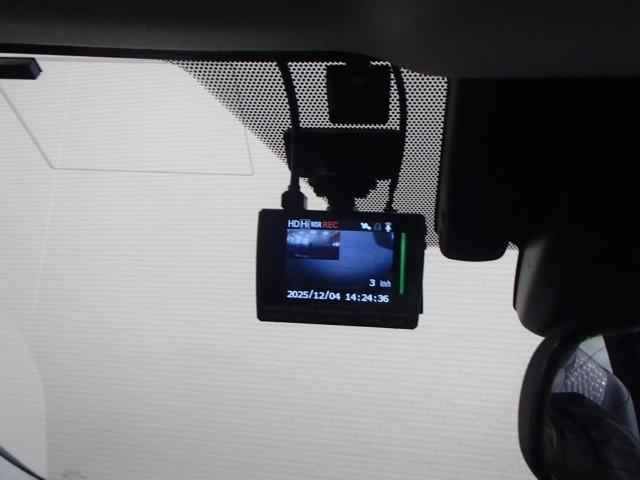 プリウス S ナビ&TV バックカメラ ETC キーレス スマートキー ドラレコ ワンオーナー 安全装備 衝突被害軽減システム オートクルーズコントロール フル装備 ハイブリッド(12枚目)