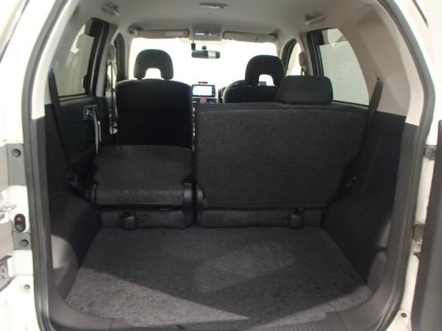 開口部の広いラゲージスペースは、ゴルフバックなどの荷物もラクラク積み込めます。