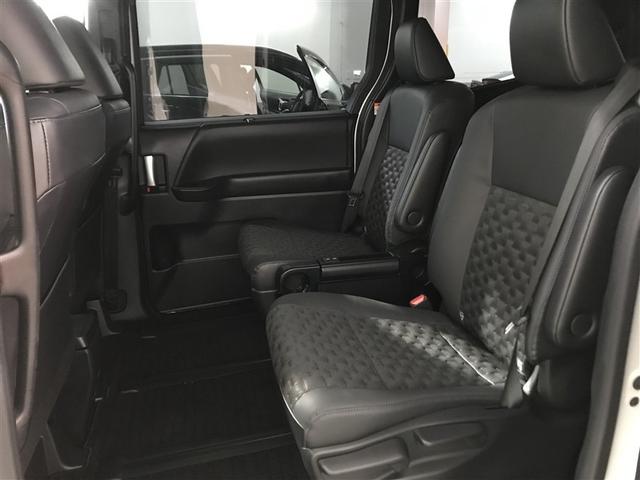 ヴォクシー ハイブリッドＳ－Ｚ　ナビ＆ＴＶ　バックカメラ　ＥＴＣ　キーレス　スマートキー　ドラレコ　安全装備　衝突被害軽減システム　オートクルーズコントロール　両側電動スライド　３列シート　フル装備　ハイブリッド（8枚目）