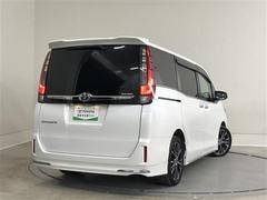 走りにこだわりながら収納力も持ち合わせたお車です。荷物を載せて軽快なドライブを楽しめますよ♪ 2