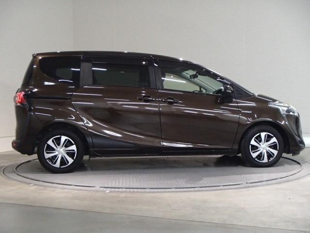 シエンタ ハイブリッドＧ　クエロ　ナビ＆ＴＶ　バックカメラ　キーレス　スマートキー　ドラレコ　安全装備　衝突被害軽減システム　オートクルーズコントロール　両側電動スライド　３列シート　フル装備　ハイブリッド（4枚目）