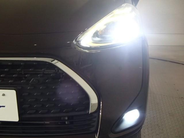 シエンタ ハイブリッドＧ　クエロ　ナビ＆ＴＶ　バックカメラ　キーレス　スマートキー　ドラレコ　安全装備　衝突被害軽減システム　オートクルーズコントロール　両側電動スライド　３列シート　フル装備　ハイブリッド（6枚目）