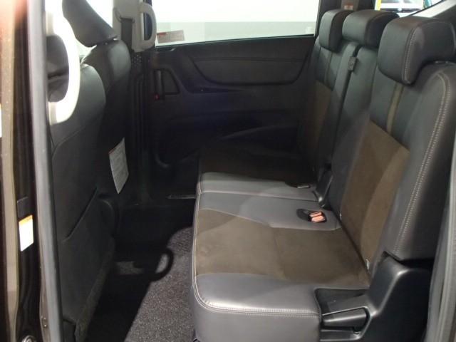 シエンタ ハイブリッドＧ　クエロ　ナビ＆ＴＶ　バックカメラ　キーレス　スマートキー　ドラレコ　安全装備　衝突被害軽減システム　オートクルーズコントロール　両側電動スライド　３列シート　フル装備　ハイブリッド（10枚目）