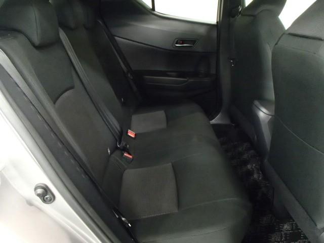 Ｃ－ＨＲ Ｓ　ナビ＆ＴＶ　バックカメラ　ＥＴＣ　キーレス　スマートキー　安全装備　衝突被害軽減システム　オートクルーズコントロール　フル装備　ハイブリッド（6枚目）
