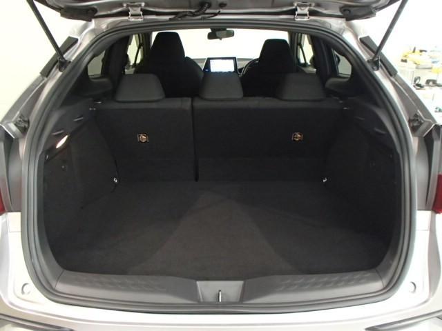 Ｃ－ＨＲ Ｓ　ナビ＆ＴＶ　バックカメラ　ＥＴＣ　キーレス　スマートキー　安全装備　衝突被害軽減システム　オートクルーズコントロール　フル装備　ハイブリッド（22枚目）