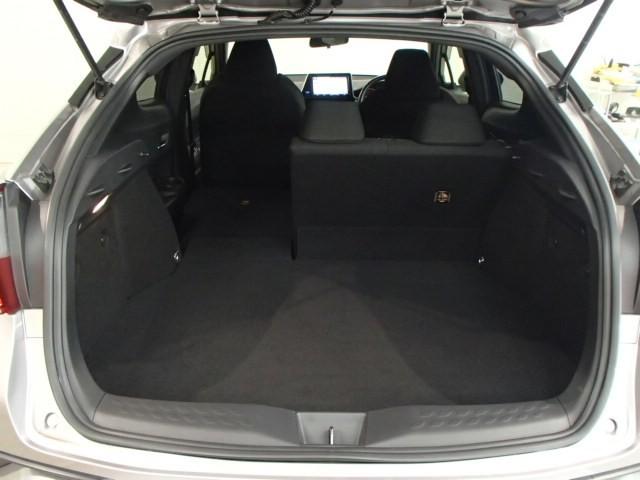 Ｃ－ＨＲ Ｓ　ナビ＆ＴＶ　バックカメラ　ＥＴＣ　キーレス　スマートキー　安全装備　衝突被害軽減システム　オートクルーズコントロール　フル装備　ハイブリッド（23枚目）