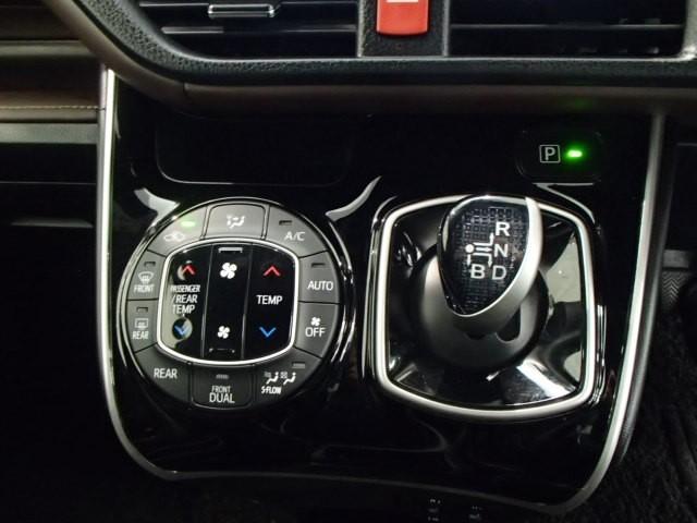 エスクァイア ハイブリッドGi ナビ&TV ETC キーレス スマートキー ワンオーナー 衝突被害軽減システム オートクルーズコントロール 両側電動スライド 3列シート 後席モニター フル装備 ハイブリッド(14枚目)