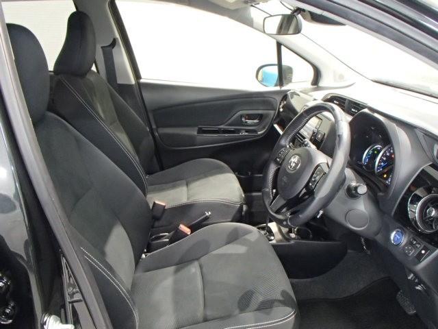 ヴィッツ ハイブリッドＵ　ナビ＆ＴＶ　バックカメラ　ＥＴＣ　キーレス　スマートキー　ドラレコ　衝突被害軽減システム　オートクルーズコントロール　フル装備　ハイブリッド（6枚目）