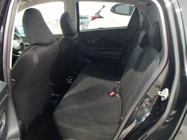 ヴィッツ ハイブリッドＵ　ナビ＆ＴＶ　バックカメラ　ＥＴＣ　キーレス　スマートキー　ドラレコ　衝突被害軽減システム　オートクルーズコントロール　フル装備　ハイブリッド（8枚目）