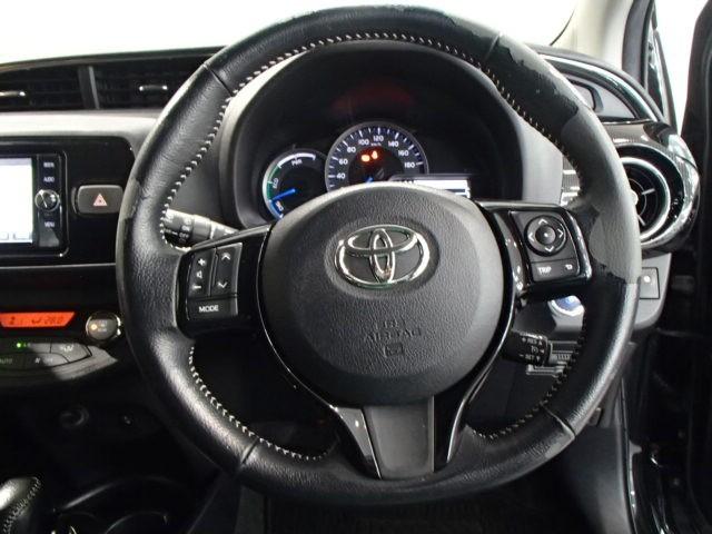 ヴィッツ ハイブリッドＵ　ナビ＆ＴＶ　バックカメラ　ＥＴＣ　キーレス　スマートキー　ドラレコ　衝突被害軽減システム　オートクルーズコントロール　フル装備　ハイブリッド（17枚目）