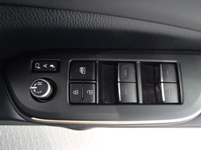 クラウンクロスオーバー クラウン クロスオーバー 4WD TV バックカメラ ETC キーレス スマートキー 安全装備 衝突被害軽減システム オートクルーズコントロール フル装備 電動シート ハイブリッド 展示・試乗車(21枚目)