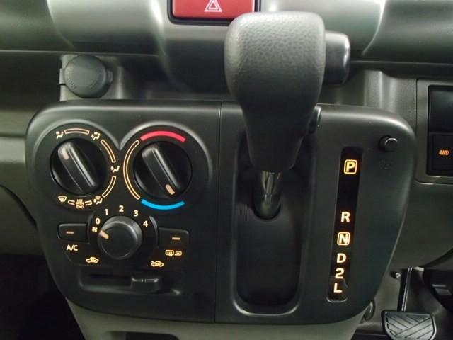 エブリイ PCリミテッド 4WD ナビ&TV キーレス フル装備(11枚目)