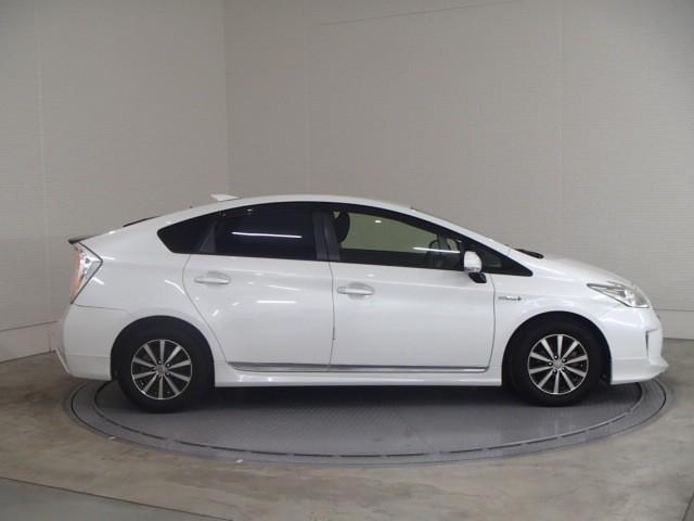 プリウス S ナビ&TV バックカメラ キーレス スマートキー ワンオーナー 安全装備 フル装備 ハイブリッド(3枚目)