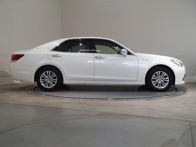 クラウンハイブリッド ロイヤルサルーン ナビ&TV バックカメラ ETC キーレス スマートキー ドラレコ 安全装備 オートクルーズコントロール フル装備 電動シート ハイブリッド(3枚目)