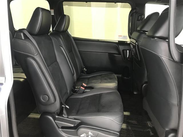 ヴォクシー ＺＳ　煌　ナビ＆ＴＶ　ＥＴＣ　キーレス　スマートキー　ドラレコ　ワンオーナー　衝突被害軽減システム　オートクルーズコントロール　両側電動スライド　３列シート　フル装備（6枚目）