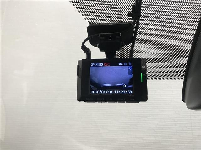 ヴォクシー ＺＳ　煌　ナビ＆ＴＶ　ＥＴＣ　キーレス　スマートキー　ドラレコ　ワンオーナー　衝突被害軽減システム　オートクルーズコントロール　両側電動スライド　３列シート　フル装備（13枚目）