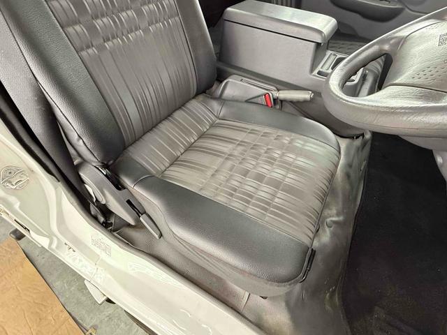 ボンゴトラック 　タイヤ４本新品　ＬＧ　トラック　ＣＶＴ　キーレスエントリー　エアコン　パワーウィンドウ　運転席エアバッグ　助手席エアバッグ　フレーム綺麗（8枚目）