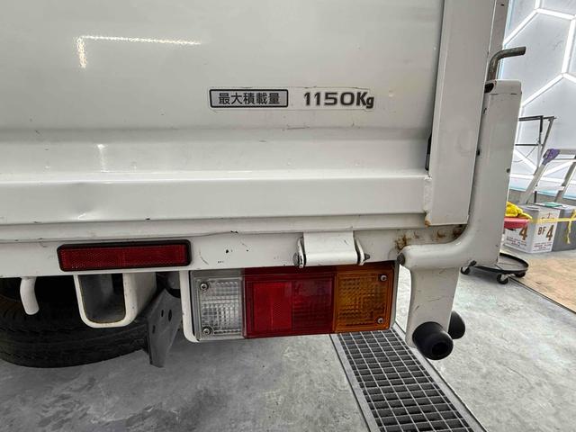 ボンゴトラック 　タイヤ４本新品　ＬＧ　トラック　ＣＶＴ　キーレスエントリー　エアコン　パワーウィンドウ　運転席エアバッグ　助手席エアバッグ　フレーム綺麗（30枚目）