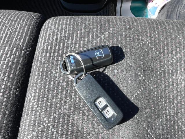 Ｎ－ＯＮＥ プレミアム　ＴＶ　ナビ　Ｂｌｕｅｔｏｏｔｈ　ＥＴＣ　バックカメラ　オートエアコン　プッシュスタート　スマートキー　電動格納ミラー　衝突安全ボディ　盗難防止システム　アルミホイール　車検令和９年１１月９日（29枚目）