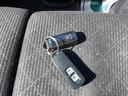 プレミアム　ＴＶ　ナビ　Ｂｌｕｅｔｏｏｔｈ　ＥＴＣ　バックカメラ　オートエアコン　プッシュスタート　スマートキー　電動格納ミラー　衝突安全ボディ　盗難防止システム　アルミホイール　車検令和９年１１月９日（29枚目）