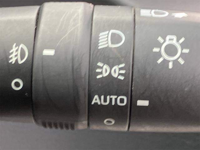 カローラツーリング ハイブリッド　ダブルバイビー　ワンオーナー車　ツートンルーフ　ＬＥＤライト　１７インチＡＷ　純正ディスプレイオーディオ　ＴＶ　バックカメラ　Ｂｌｕｅｔｏｏｔｈ　スマートキー　ＥＴＣ　ドラレコ　オートライト　トヨタセーフティーセンス（25枚目）