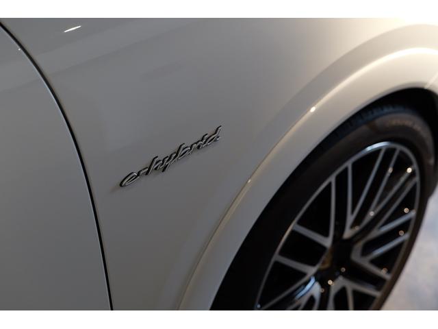 カイエン Ｅ－ハイブリッド　現行モデル　ＯＰ３００万　パッセンジャディスプレイ　スポーツデザインパッケージ　ハイグロスパッケージ　２２インチターボデザインホイール　クレヨンインテリア　アダプティブエアサスペンション（ＰＡＳＭ付）（24枚目）