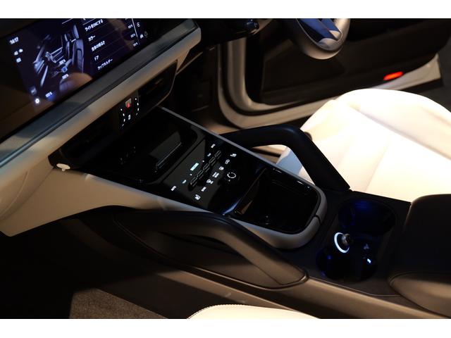 カイエン Ｅ－ハイブリッド　現行モデル　ＯＰ３００万　パッセンジャディスプレイ　スポーツデザインパッケージ　ハイグロスパッケージ　２２インチターボデザインホイール　クレヨンインテリア　アダプティブエアサスペンション（ＰＡＳＭ付）（39枚目）