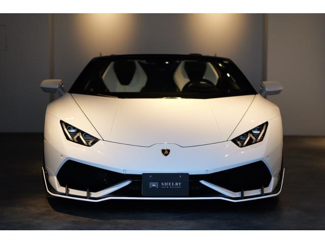 ウラカン ＬＰ６１０－４スパイダー　ＯＰ約８００万　純正エアロダイナミックキット　ノビテック鍛造３ピースホイール　フロントリフト　ＡｐｐｌｅＣａｒＰｌａｙ　　イエローキャリパー　ツートンレザーインテリア　バックカメラ　禁煙車　正規Ｄ車（3枚目）