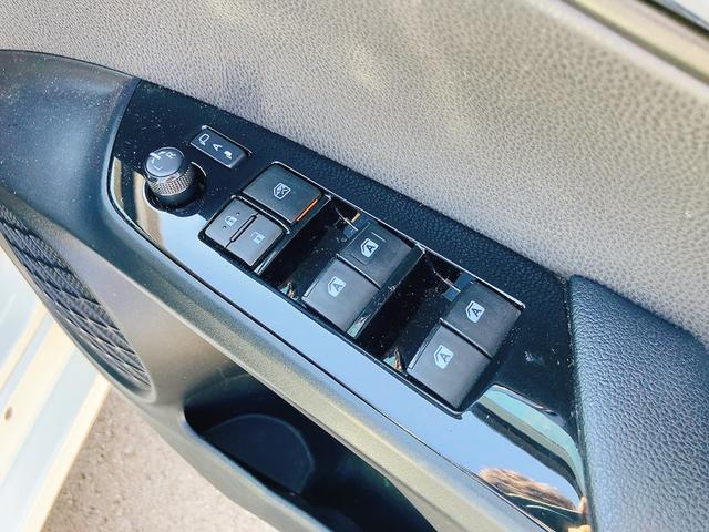 プリウス Ｓツーリングセレクション　ドライブレコーダー　ＥＴＣ　レーンアシスト　オートクルーズコントロール　バックカメラ　ナビ　ＴＶ　アルミホイール　オートマチックハイビーム　オートライト　ＬＥＤヘッドランプ　ＣＶＴ　シートヒーター（35枚目）