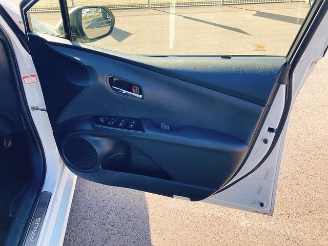 プリウス Ｓツーリングセレクション　ドライブレコーダー　ＥＴＣ　レーンアシスト　オートクルーズコントロール　バックカメラ　ナビ　ＴＶ　アルミホイール　オートマチックハイビーム　オートライト　ＬＥＤヘッドランプ　ＣＶＴ　シートヒーター（44枚目）