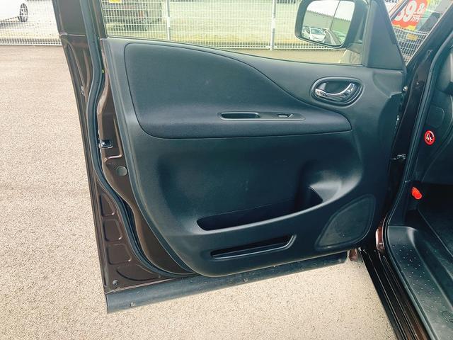 ご覧頂きまして誠に有難うございます！！是非ご来店して頂き、実際にご覧になって頂ければと思います。お客様からのご連絡をスタッフ一同、心よりお待ちしております