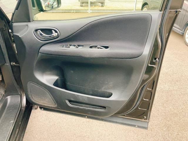 セレナ ハイウェイスター　Ｖセレクション＋セーフティ　ＳＨＶ　ＥＴＣ　オートクルーズコントロール　レーンアシスト　衝突被害軽減システム　両側電動スライドドア　オートライト　ＬＥＤヘッドランプ　スマートキー　電動格納ミラー　後席モニター　３列シート　ＣＶＴ（35枚目）