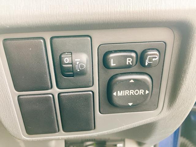 プリウス Ｓ　ＥＴＣ　オートクルーズコントロール　バックカメラ　ナビ　ＴＶ　アルミホイール　オートライト　ＣＶＴ　スマートキー　アイドリングストップ　電動格納ミラー　盗難防止システム　ＣＤ（10枚目）