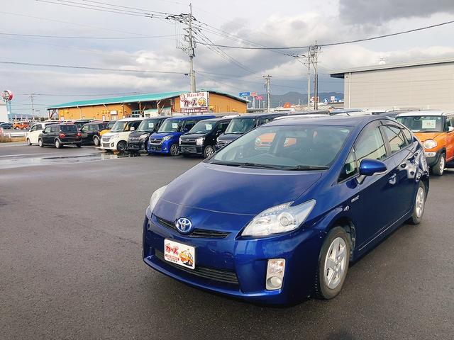 プリウス Ｓ　ＥＴＣ　オートクルーズコントロール　バックカメラ　ナビ　ＴＶ　アルミホイール　オートライト　ＣＶＴ　スマートキー　アイドリングストップ　電動格納ミラー　盗難防止システム　ＣＤ（12枚目）