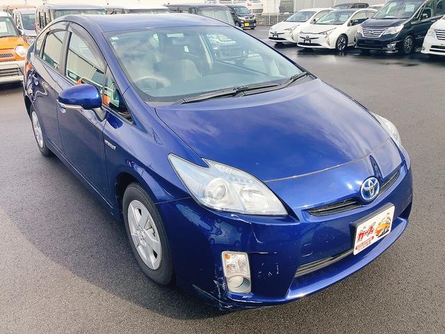 プリウス Ｓ　ＥＴＣ　オートクルーズコントロール　バックカメラ　ナビ　ＴＶ　アルミホイール　オートライト　ＣＶＴ　スマートキー　アイドリングストップ　電動格納ミラー　盗難防止システム　ＣＤ（39枚目）