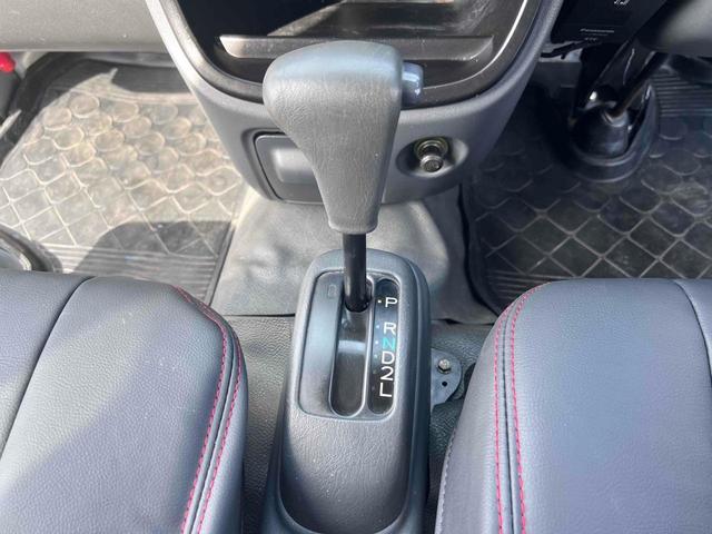 発進時や後退時に必ず操作するレバーです。操作のしやすさが肝になってきます。ぜひ一度体感してください。