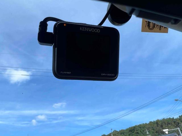 ドライブレコーダーもついています！もし事故を起こしてしまったら。そんな時に心強い味方になるのが、運転の記録を映像と音で記録するドライブレコーダーです。