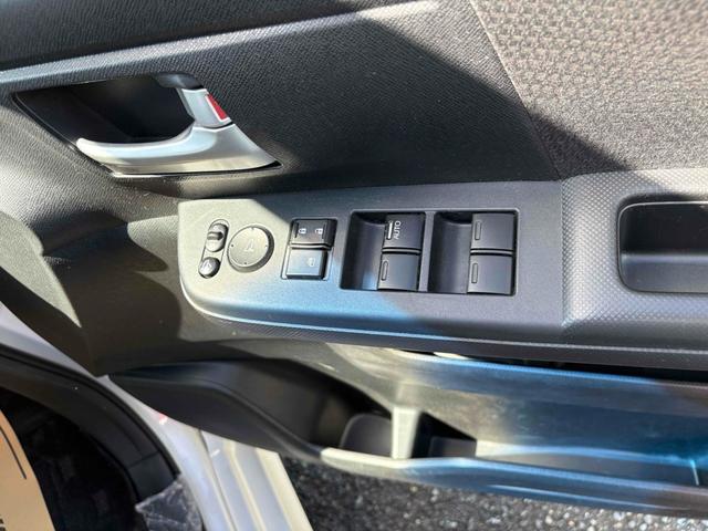 ステップワゴンスパーダ Ｚ　クールスピリット　イカしてる父ちゃんの相棒。ファミリーカーなのに走りも見た目もイケイケ。家族を乗せてもスタイルは崩さない、頼れる一台。（6枚目）