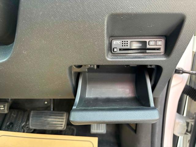 ステップワゴンスパーダ Ｚ　クールスピリット　イカしてる父ちゃんの相棒。ファミリーカーなのに走りも見た目もイケイケ。家族を乗せてもスタイルは崩さない、頼れる一台。（7枚目）